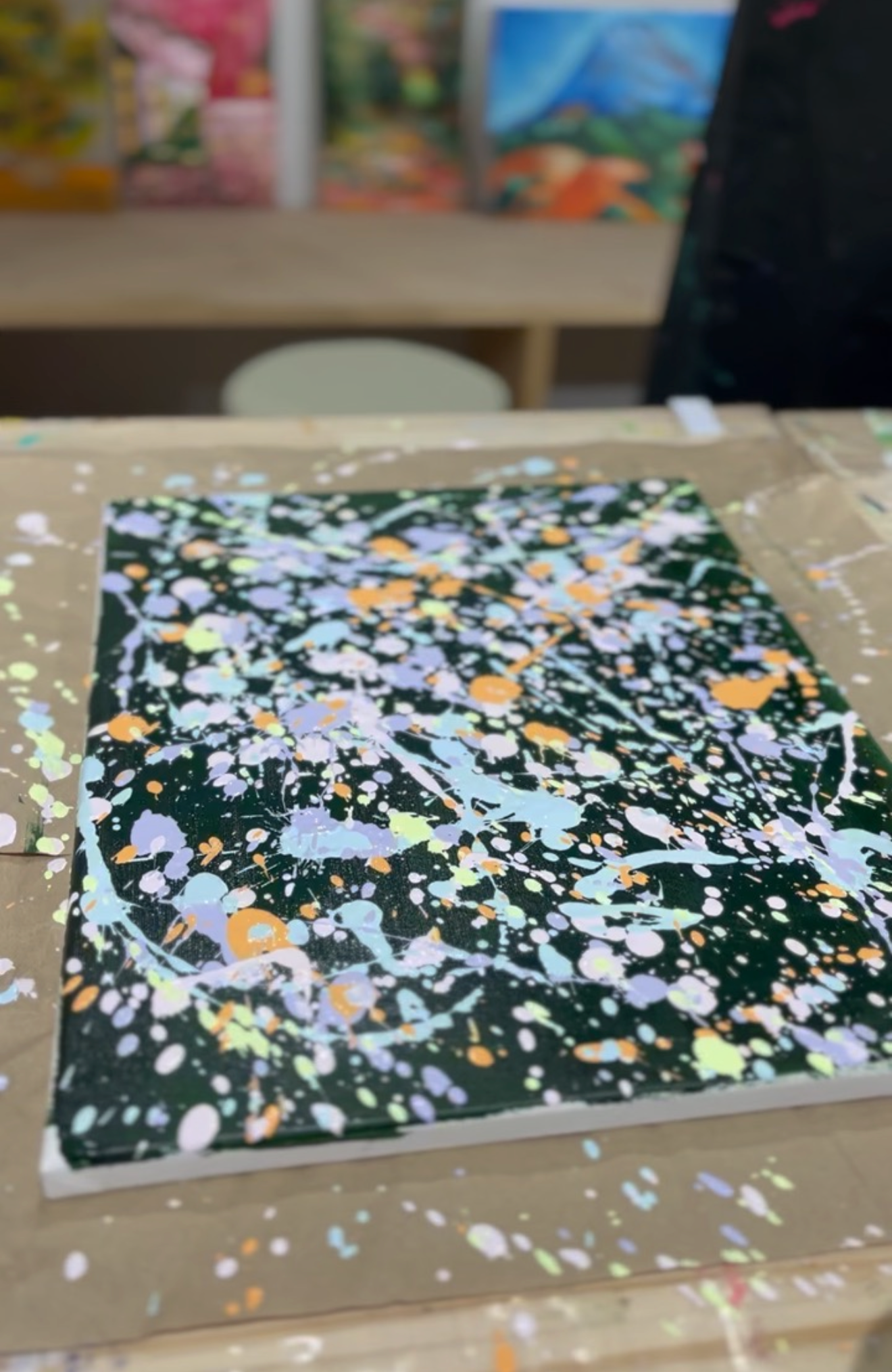 2026/04/02(木) 10:00-12:00 | 上野 | 動きの軌跡を描く|アクションペインティング